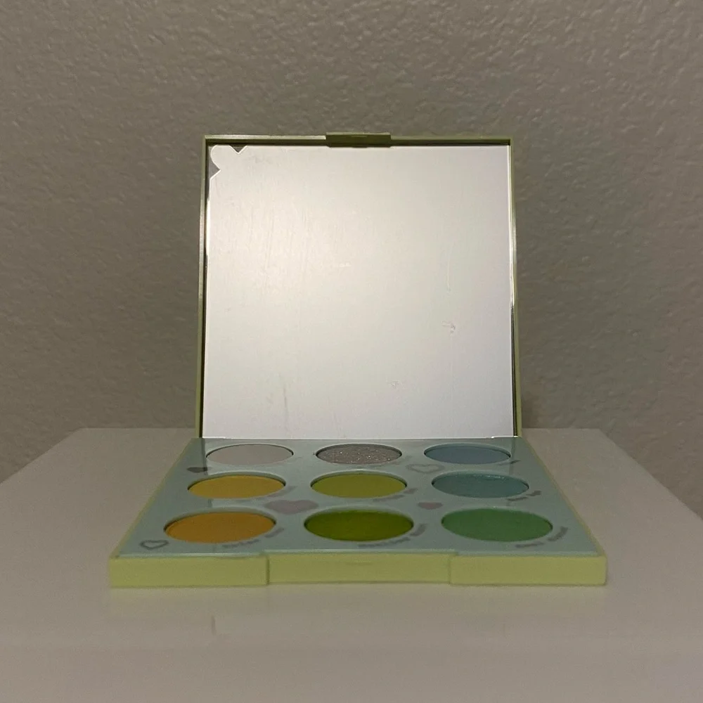 Colourpop Aura & Out Eyeshadow Palette New Without Box *DISCONTINUED* - Picture 2 of 6